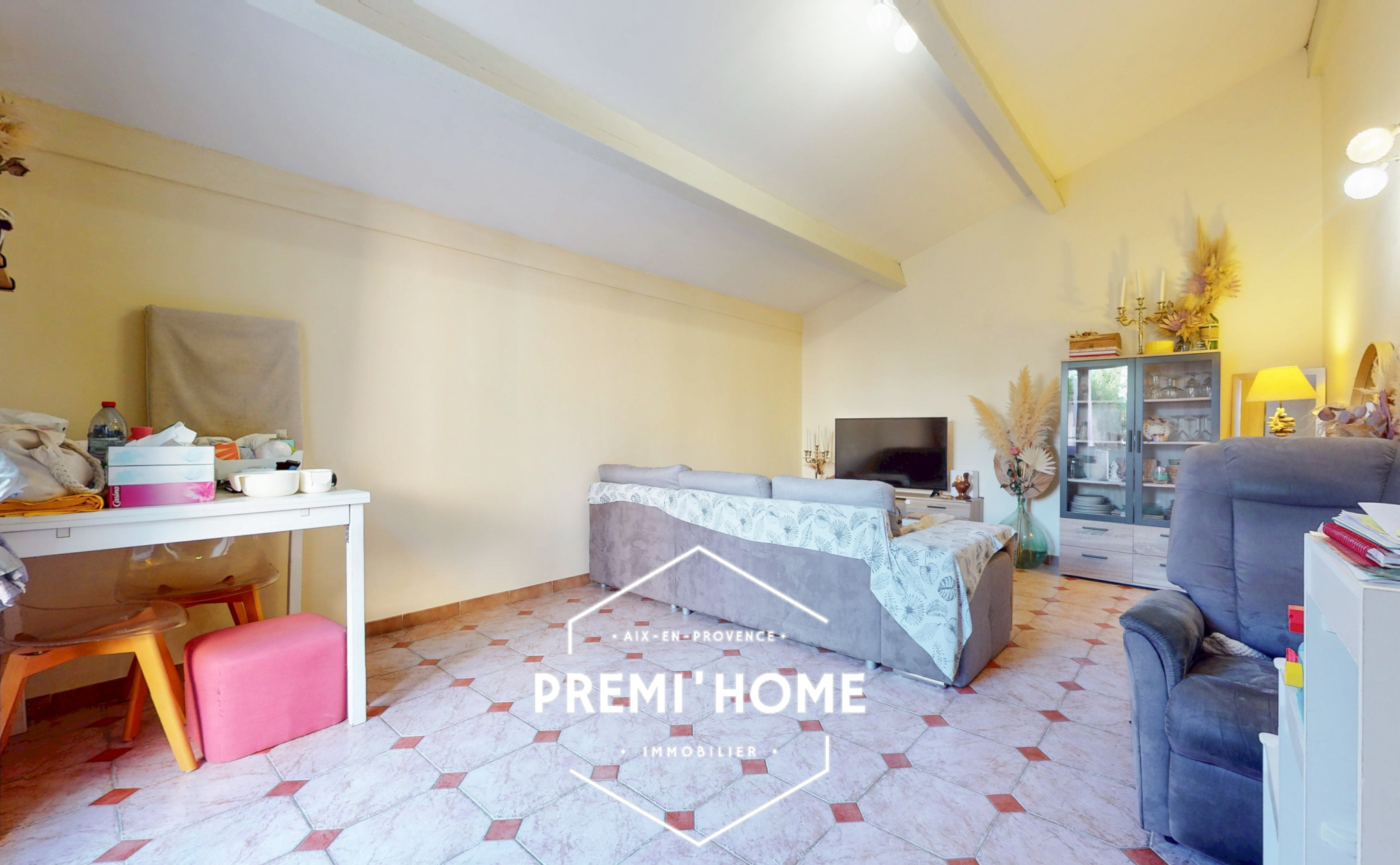 T3 REZ DE JARDIN MAISON, AVEC TERRASSE ET PARKING CENTRE LUY - Premi'home Agence immobilière Aix En Provence