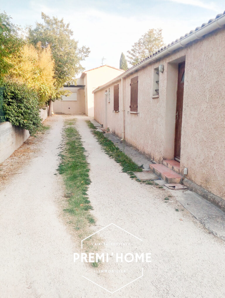T3 REZ DE JARDIN MAISON, AVEC TERRASSE ET PARKING CENTRE LUY - Premi'home Agence immobilière Aix En Provence