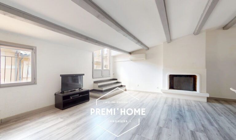 A VENDRE T1/2 AVEC TERRASSE CENTRE HISTORIQUE AIX - Premi'home Agence immobilière Aix En Provence