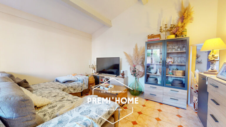 T3 REZ DE JARDIN MAISON, AVEC TERRASSE ET PARKING CENTRE LUY - Premi'home Agence immobilière Aix En Provence