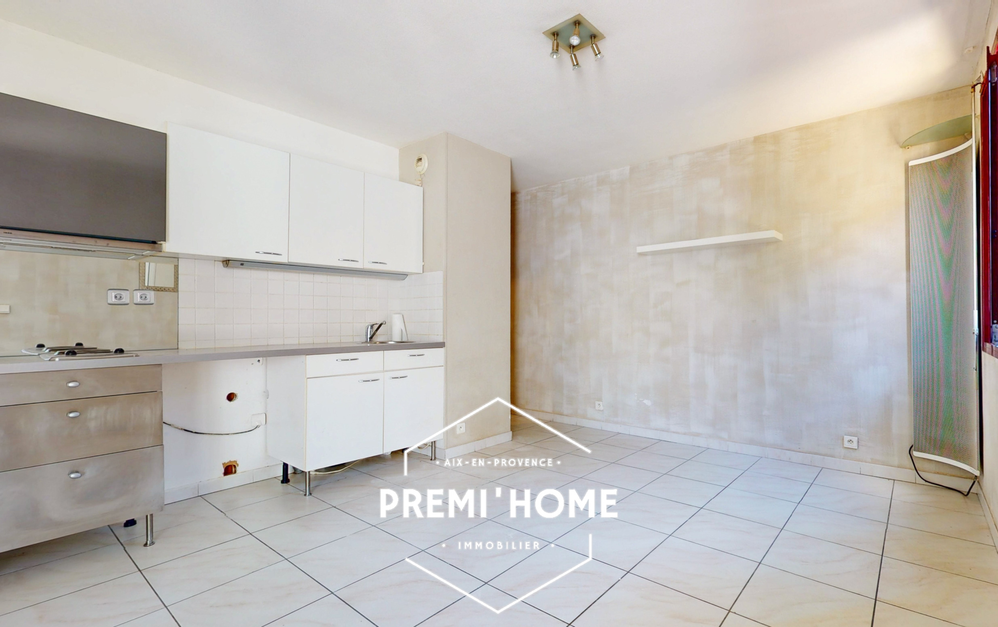 A VENDRE T2 AVEC TERRASSE CENTRE VILLE AIX EN PROVENCE - Premi'home Agence immobilière Aix En Provence