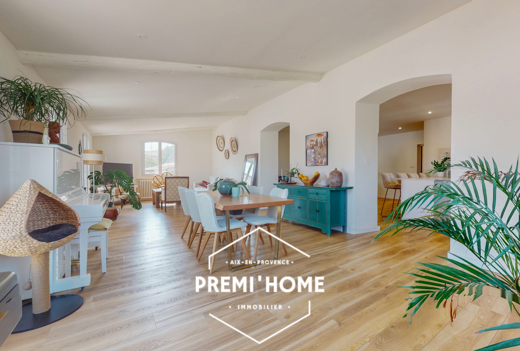A VENDRE T4 RENOVE AVEC TERRASSE DE 130m2 ET GARAGE AIX LES - Premi'home Agence immobilière Aix En Provence