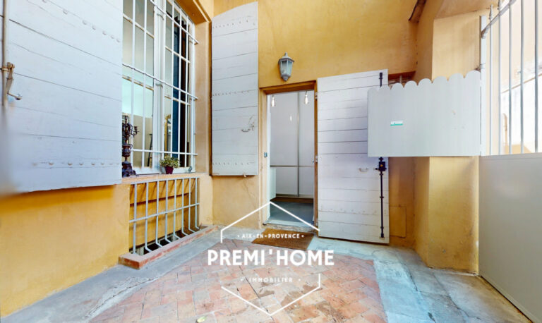 A VENDRE T2 STANDING CENTRE VILLE HISTORIQUE AIX EN PROVENCE - Premi'home Agence immobilière Aix En Provence