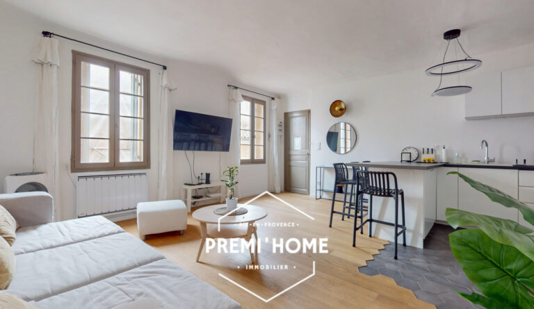T3 RENOVE A VENDRE CENTRE HISTORIQUE AIX EN PROVENCE - Premi'home Agence immobilière Aix En Provence