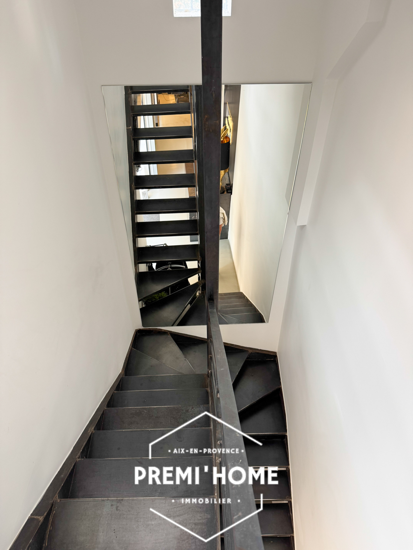 A VENDRE DROIT AU BAIL 67m2 CENTRE HISTORIQUE AIX EN PROVENC - Premi'home Agence immobilière Aix En Provence