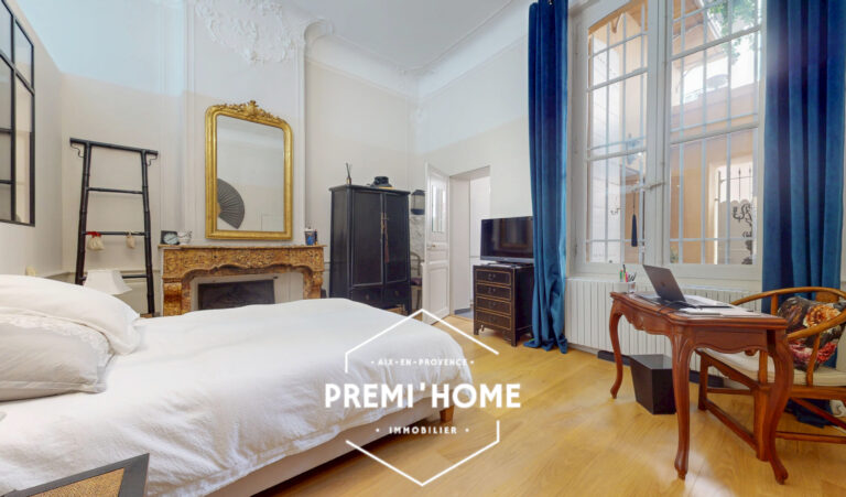 A VENDRE T2 STANDING CENTRE VILLE HISTORIQUE AIX EN PROVENCE - Premi'home Agence immobilière Aix En Provence