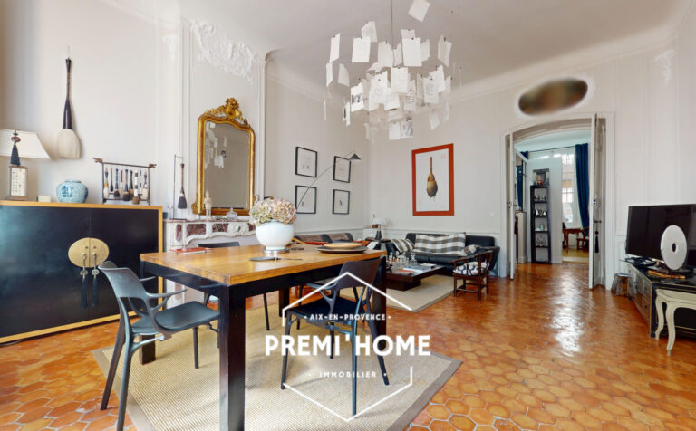 A VENDRE T2 STANDING CENTRE VILLE HISTORIQUE AIX EN PROVENCE - Premi'home Agence immobilière Aix En Provence