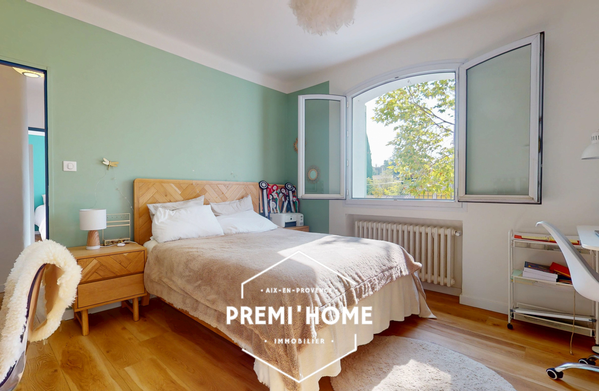 A VENDRE T4 RENOVE AVEC TERRASSE DE 130m2 ET GARAGE AIX LES - Premi'home Agence immobilière Aix En Provence
