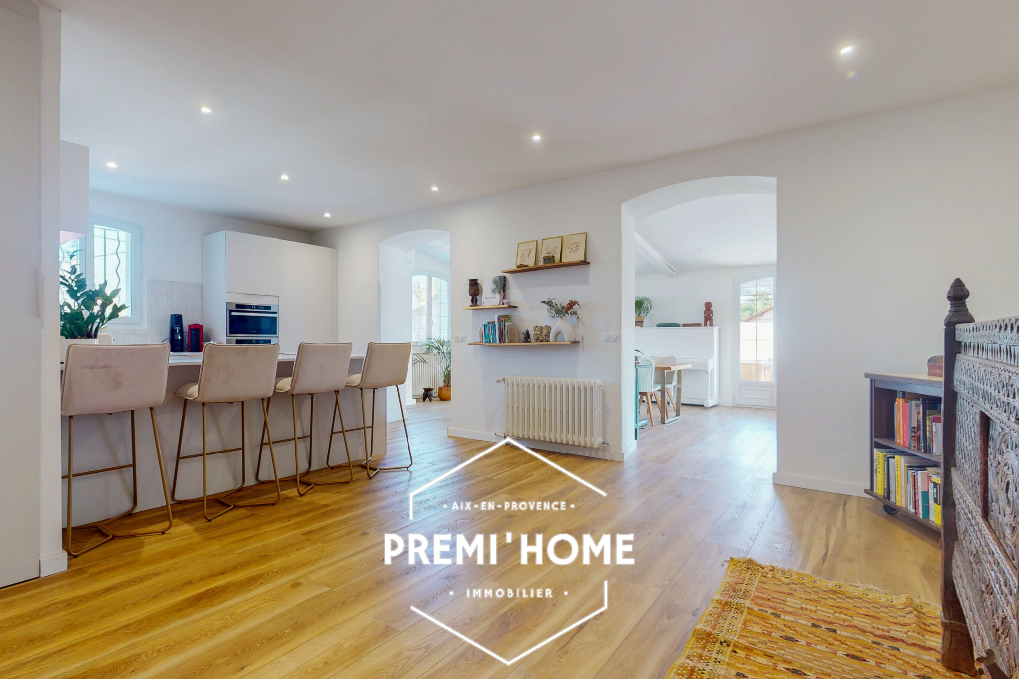 A VENDRE T4 RENOVE AVEC TERRASSE DE 130m2 ET GARAGE AIX LES - Premi'home Agence immobilière Aix En Provence