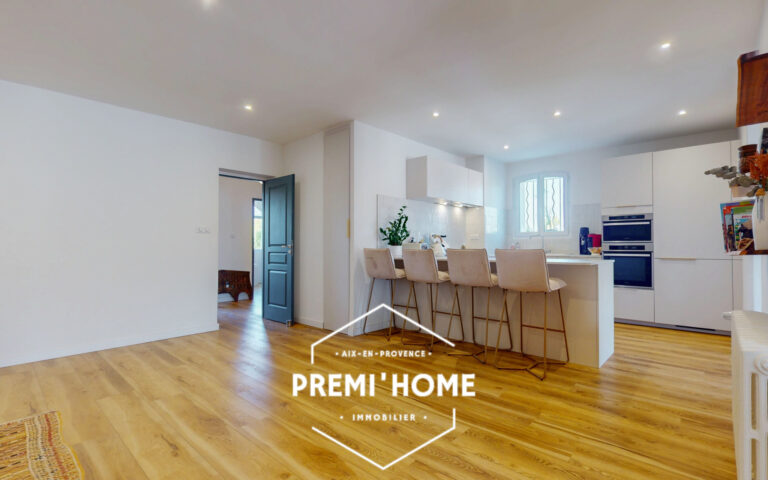 A VENDRE T4 RENOVE AVEC TERRASSE DE 130m2 ET GARAGE AIX LES - Premi'home Agence immobilière Aix En Provence