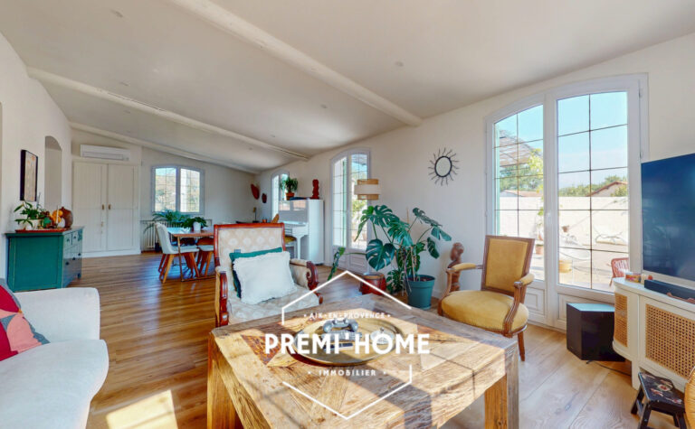A VENDRE T4 RENOVE AVEC TERRASSE DE 130m2 ET GARAGE AIX LES - Premi'home Agence immobilière Aix En Provence