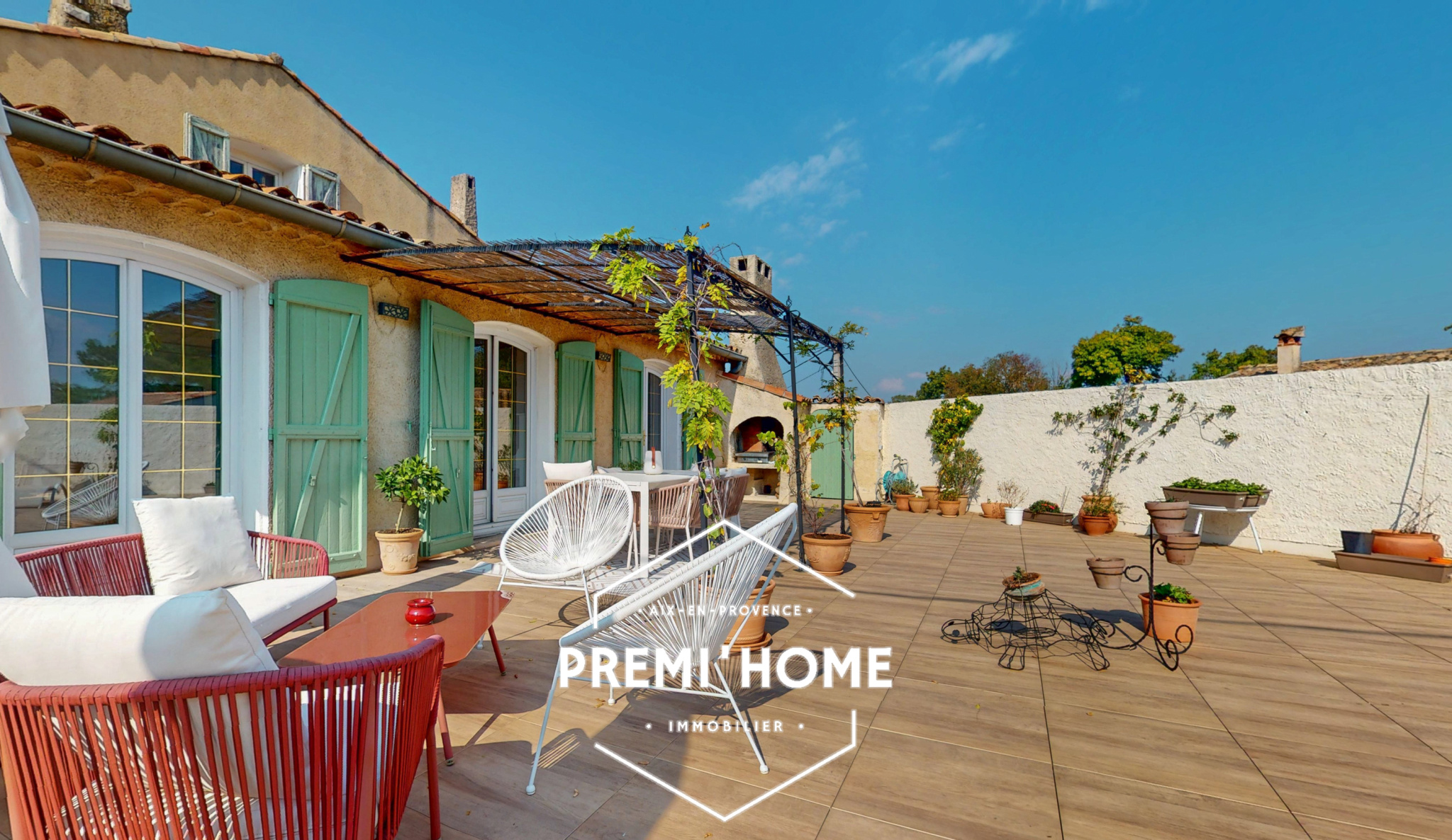 A VENDRE T4 RENOVE AVEC TERRASSE DE 130m2 ET GARAGE AIX LES - Premi'home Agence immobilière Aix En Provence