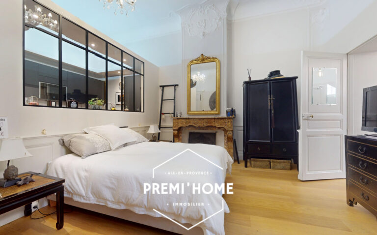 A VENDRE T2 STANDING CENTRE VILLE HISTORIQUE AIX EN PROVENCE - Premi'home Agence immobilière Aix En Provence