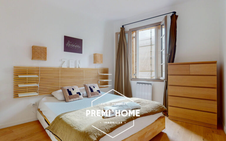 T3 RENOVE A VENDRE CENTRE HISTORIQUE AIX EN PROVENCE - Premi'home Agence immobilière Aix En Provence