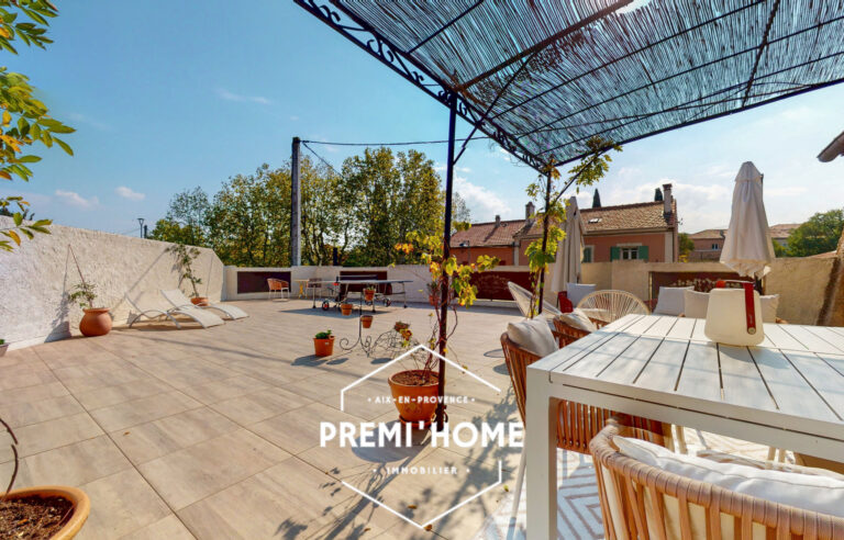 A VENDRE T4 RENOVE AVEC TERRASSE DE 130m2 ET GARAGE AIX LES - Premi'home Agence immobilière Aix En Provence