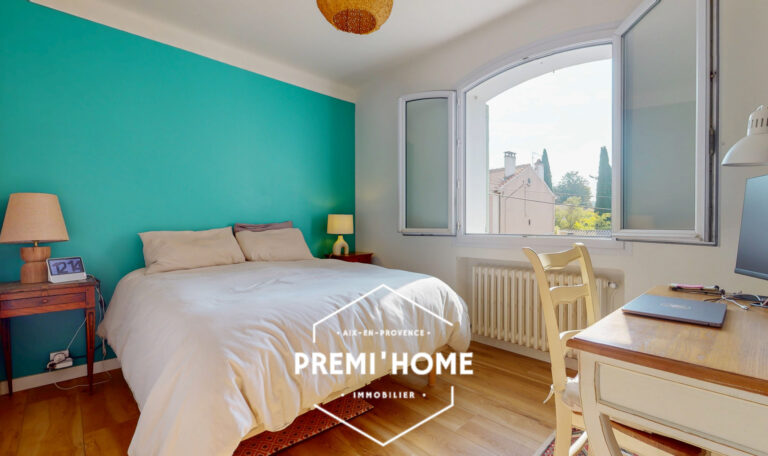 A VENDRE T4 RENOVE AVEC TERRASSE DE 130m2 ET GARAGE AIX LES - Premi'home Agence immobilière Aix En Provence