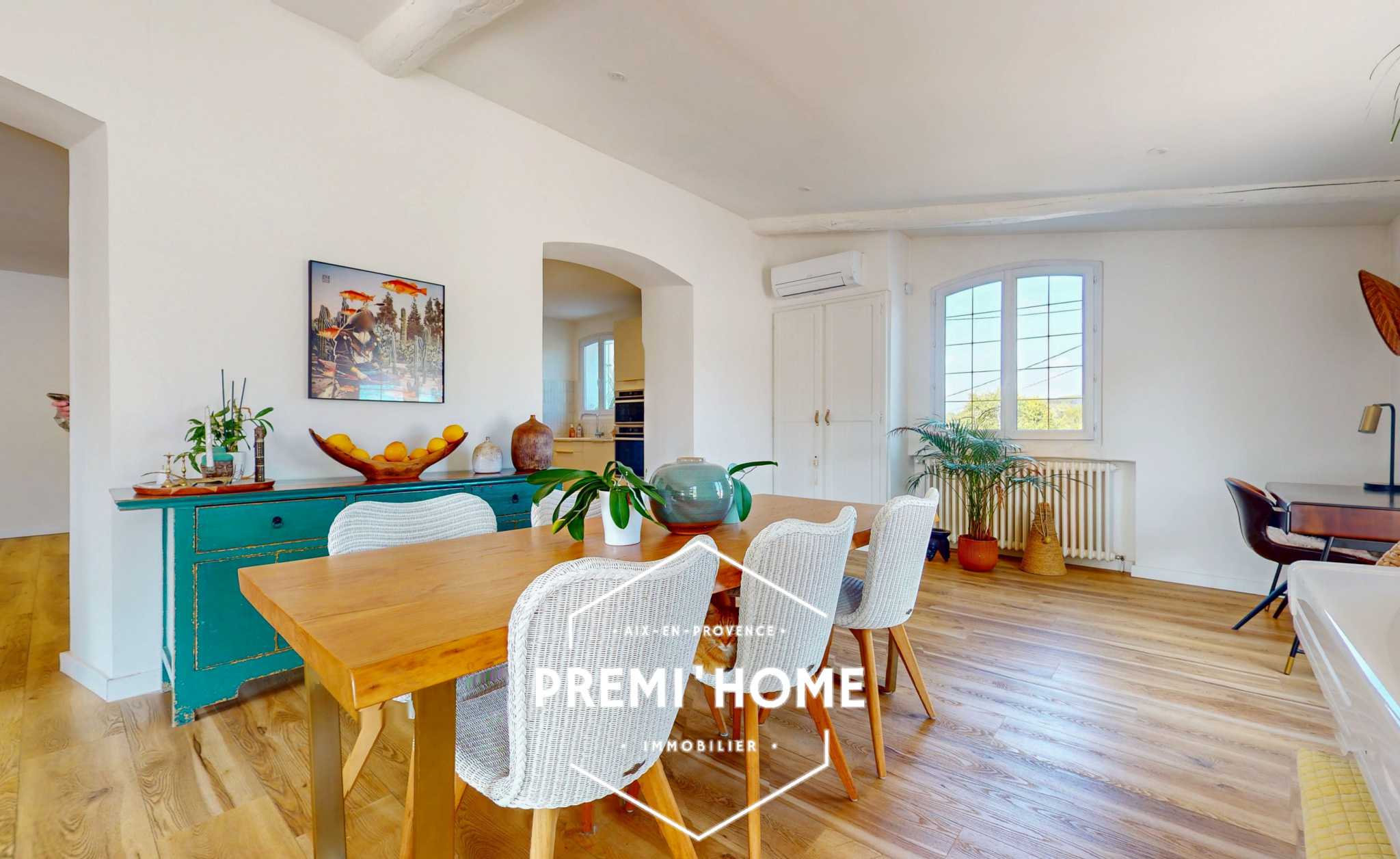 A VENDRE T4 RENOVE AVEC TERRASSE DE 130m2 ET GARAGE AIX LES - Premi'home Agence immobilière Aix En Provence