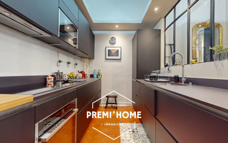 A VENDRE T2 STANDING CENTRE VILLE HISTORIQUE AIX EN PROVENCE - Premi'home Agence immobilière Aix En Provence