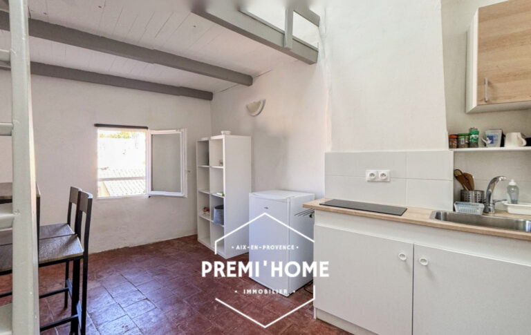 A VENDRE STUDIO AVEC MEZZANINE COEUR HISTORIQUE AIX - Premi'home Agence immobilière Aix En Provence