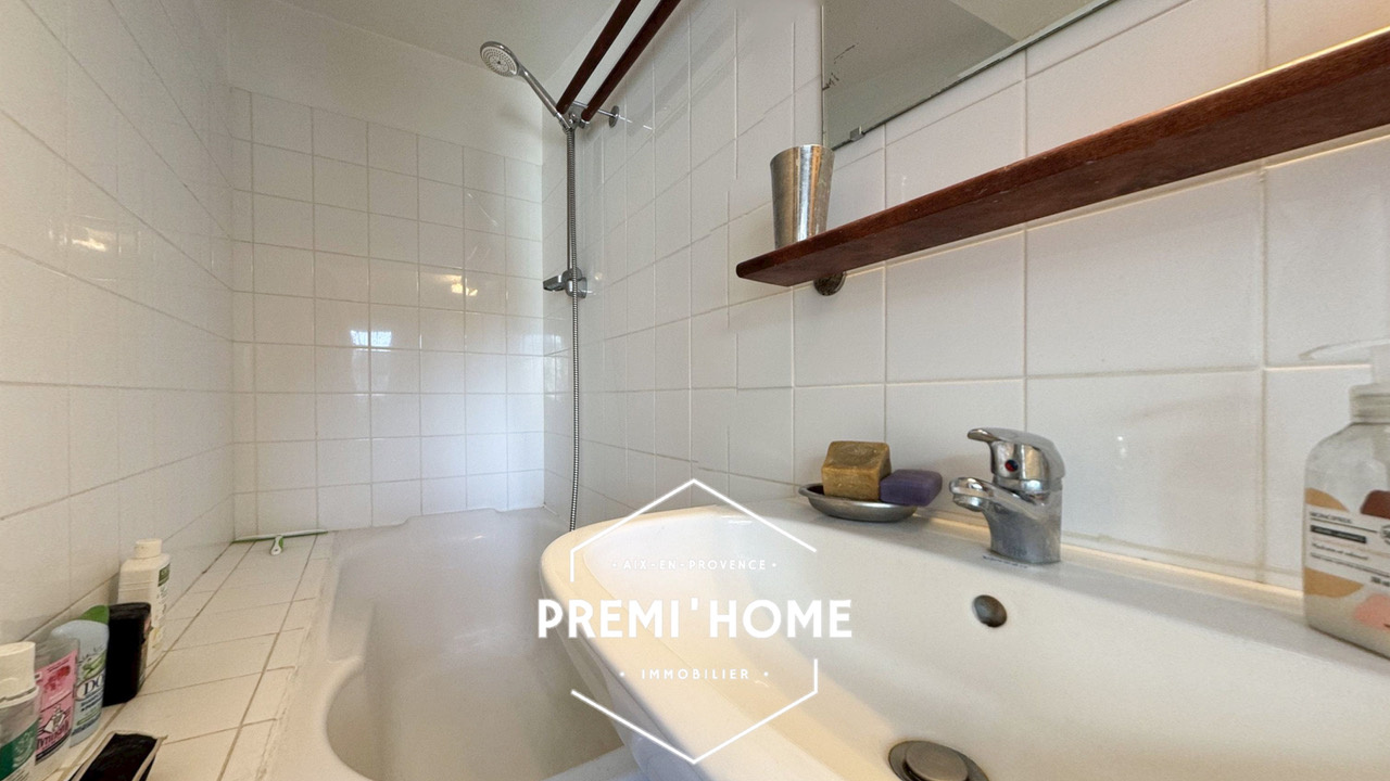 A VENDRE STUDIO CENTRE HISTORIQUE AIX EN PROVENCE - Premi'home Agence immobilière Aix En Provence