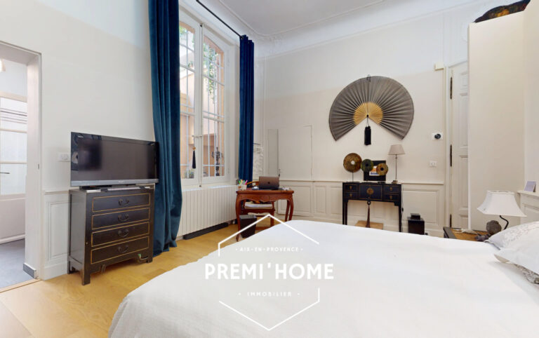 A VENDRE T2 STANDING CENTRE VILLE HISTORIQUE AIX EN PROVENCE - Premi'home Agence immobilière Aix En Provence