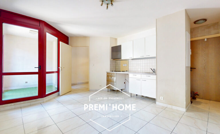 A VENDRE T2 AVEC TERRASSE CENTRE VILLE AIX EN PROVENCE - Premi'home Agence immobilière Aix En Provence