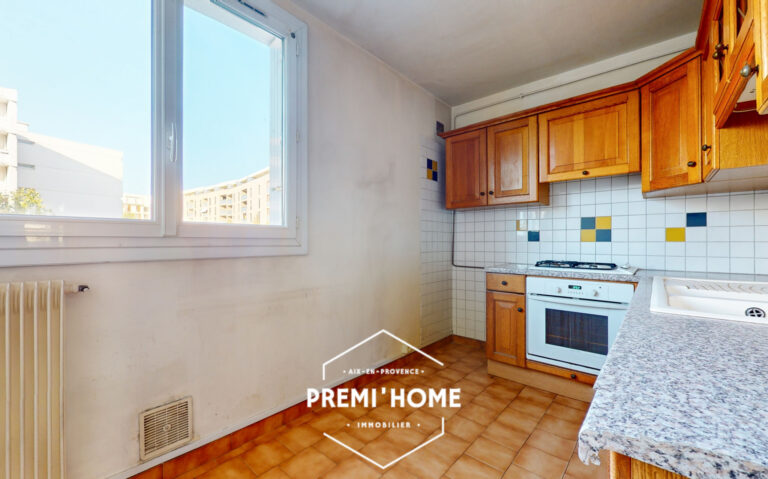 T3/4 A RENOVER PROCHE PASINO - Premi'home Agence immobilière Aix En Provence