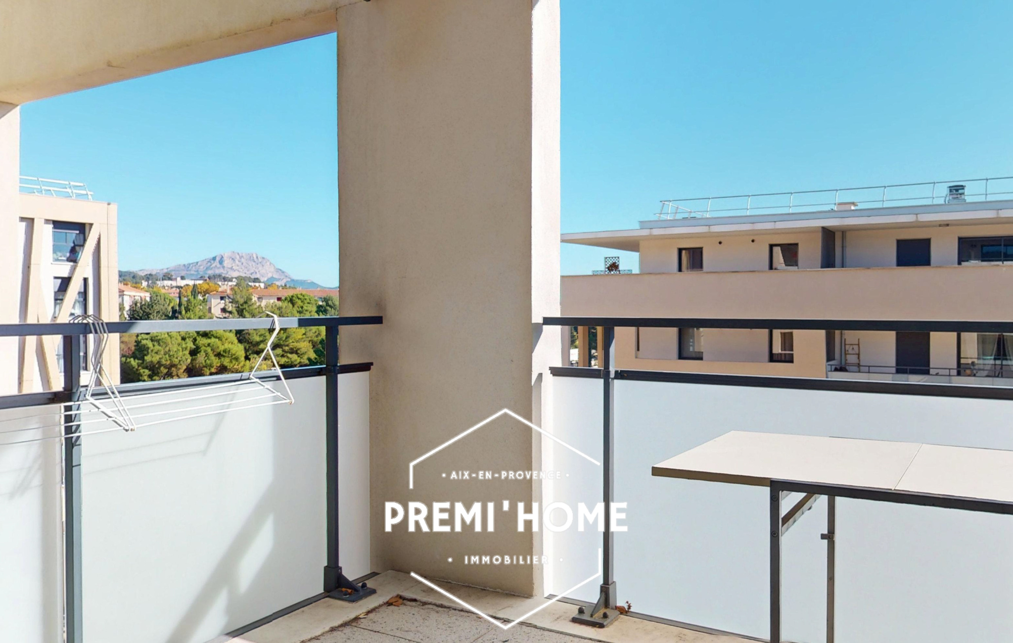 A VENDRE STUDIO AIX SUD NATIVITE AVEC TERRASSE - Premi'home Agence immobilière Aix En Provence