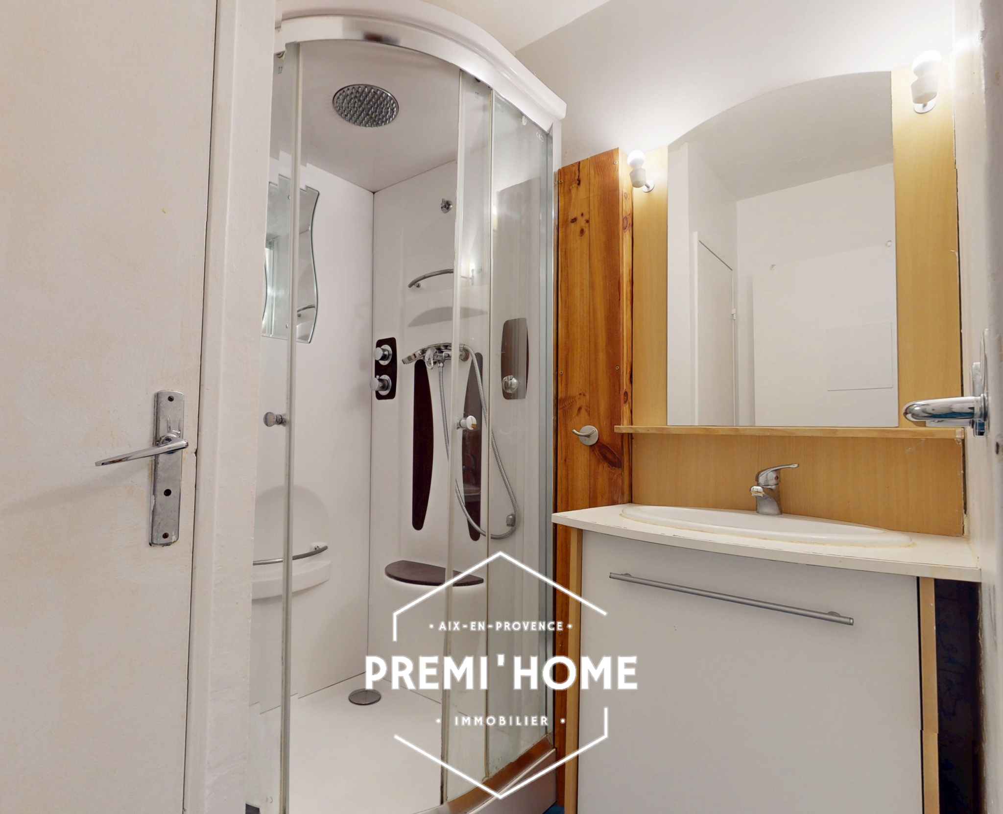 STUDIO AVEC JARDIN A VENDRE AIX LA TORSE - Premi'home Agence immobilière Aix En Provence