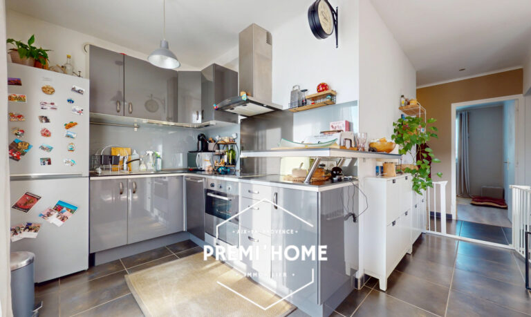 T3 RENOVE DERNIER ETAGE PONT DE L&rsquo;ARC AIX EN PROVENCE - Premi'home Agence immobilière Aix En Provence