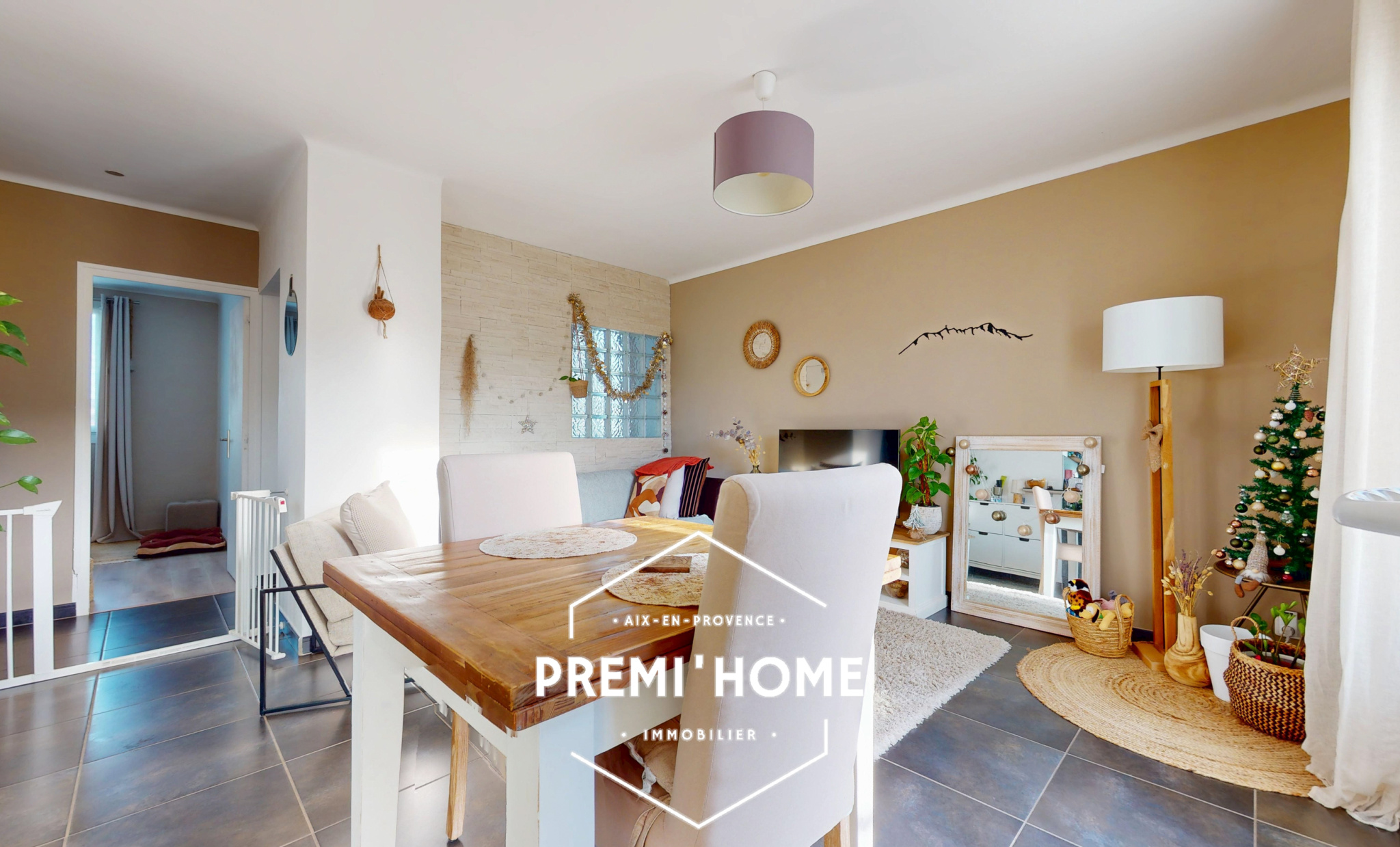 T3 RENOVE DERNIER ETAGE PONT DE L&rsquo;ARC AIX EN PROVENCE - Premi'home Agence immobilière Aix En Provence