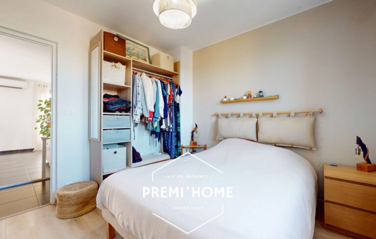 T3 RENOVE DERNIER ETAGE PONT DE L&rsquo;ARC AIX EN PROVENCE - Premi'home Agence immobilière Aix En Provence