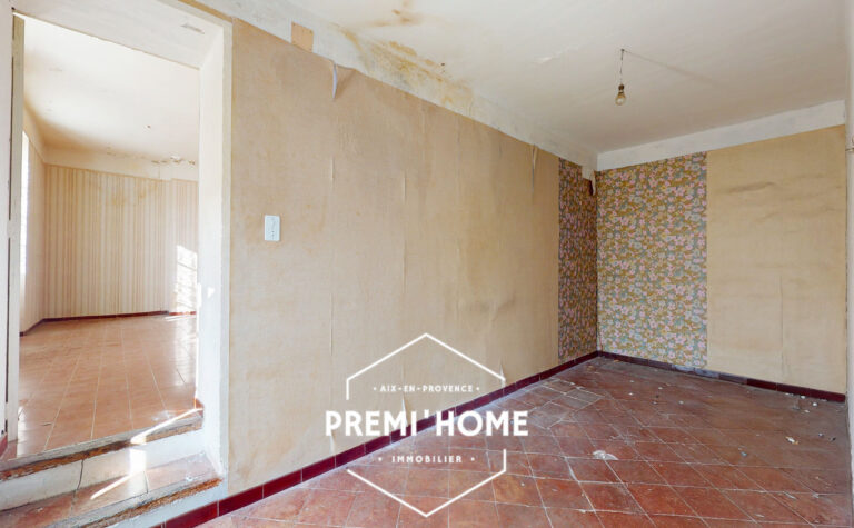 6 PIÈCES 105 M2 MAISON  DE VILLAGE À RÉNOVER AUREILLE - Premi'home Agence immobilière Aix En Provence