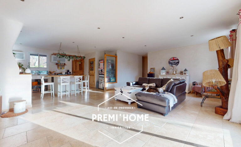 5 PIÈCES 128 M2 MAISON PLAIN PIED PISCINE ET GARAGE AUREILLE - Premi'home Agence immobilière Aix En Provence