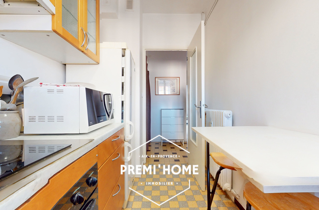 Aix-en-Provence Centre   T2 Dernier Étage avec Ascenseur, Ba - Premi'home Agence immobilière Aix En Provence