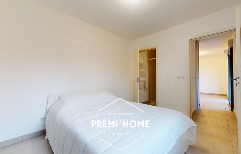 A vendre T2 49 m2 rez de jardin avec terrasse jardin et box - Premi'home Agence immobilière Aix En Provence