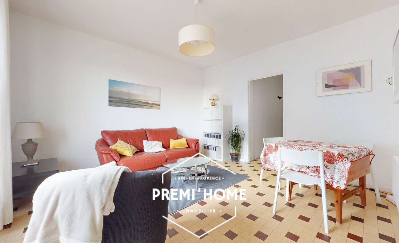 Aix-en-Provence Centre   T2 Dernier Étage avec Ascenseur, Ba - Premi'home Agence immobilière Aix En Provence