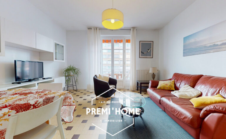 Aix-en-Provence Centre   T2 Dernier Étage avec Ascenseur, Ba - Premi'home Agence immobilière Aix En Provence