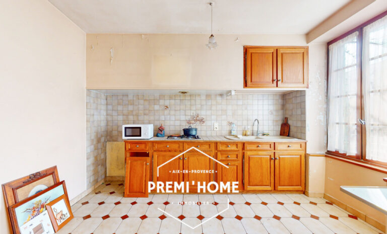 6 PIÈCES 105 M2 MAISON  DE VILLAGE À RÉNOVER AUREILLE - Premi'home Agence immobilière Aix En Provence