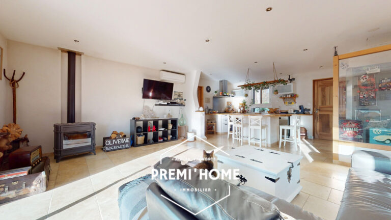 5 PIÈCES 128 M2 MAISON PLAIN PIED PISCINE ET GARAGE AUREILLE - Premi'home Agence immobilière Aix En Provence