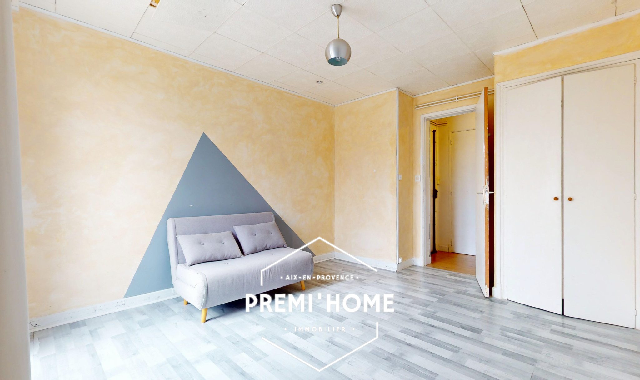 T3 A RAFRAICHIR DENIER ETAGE - Premi'home Agence immobilière Aix En Provence