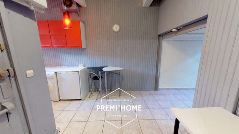 * GRAND T1 * PLACE DES TANNEURS  * - Premi'home Agence immobilière Aix En Provence