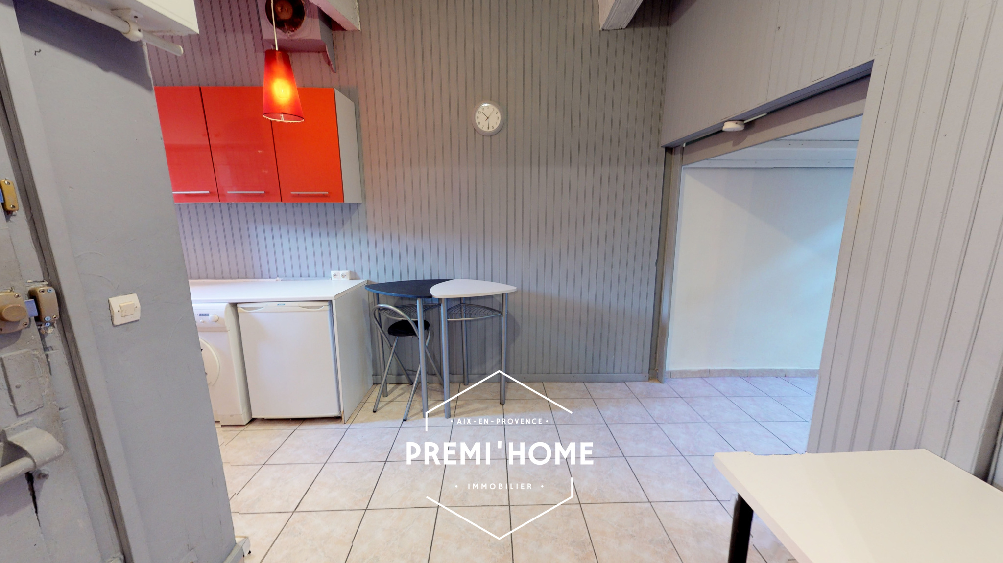 * GRAND T1 * PLACE DES TANNEURS  * - Premi'home Agence immobilière Aix En Provence