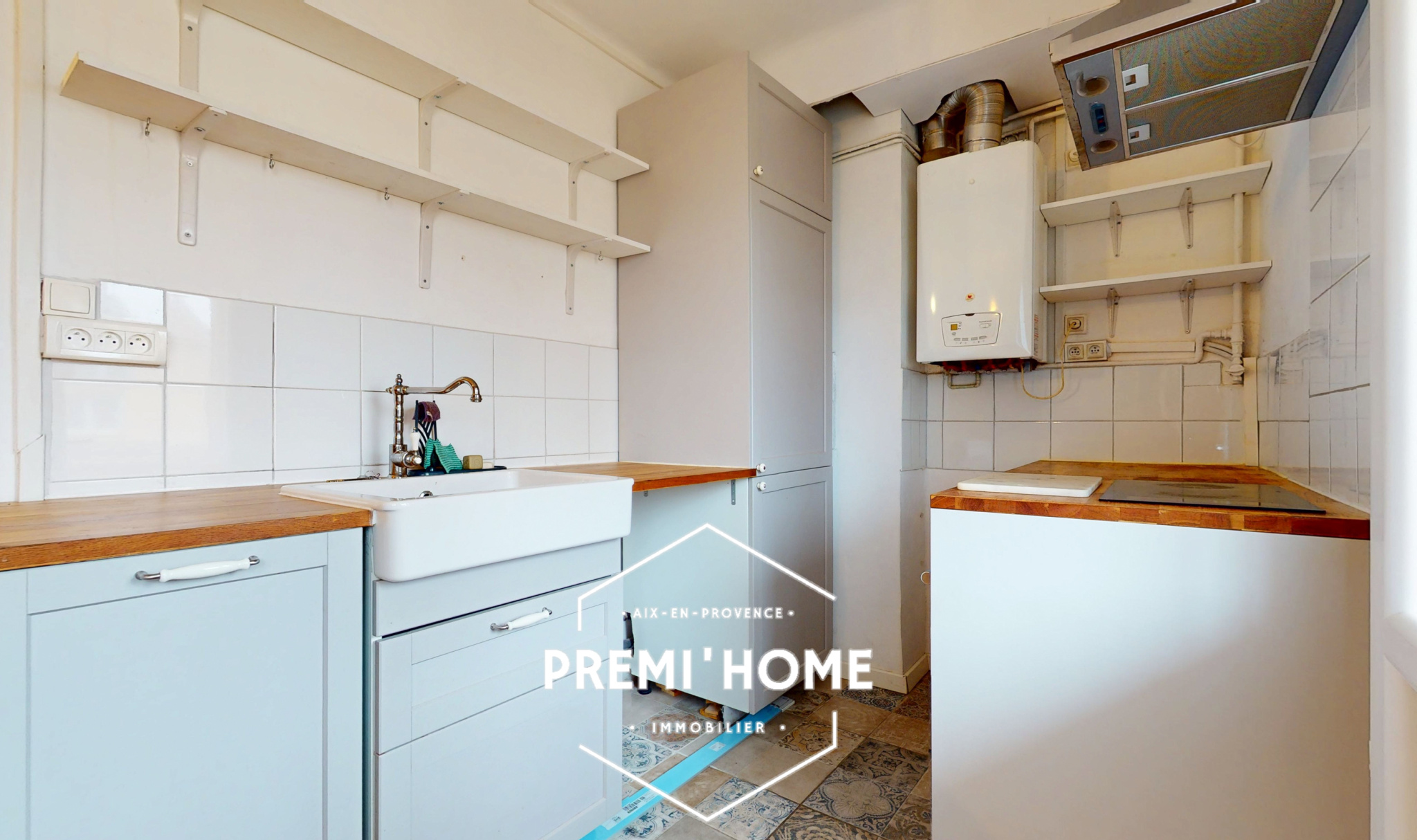 T3 A RAFRAICHIR DENIER ETAGE - Premi'home Agence immobilière Aix En Provence