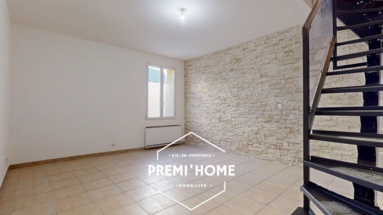 Appartement T3 en duplex avec stationnement   Rousset (13790 - Premi'home Agence immobilière Aix En Provence