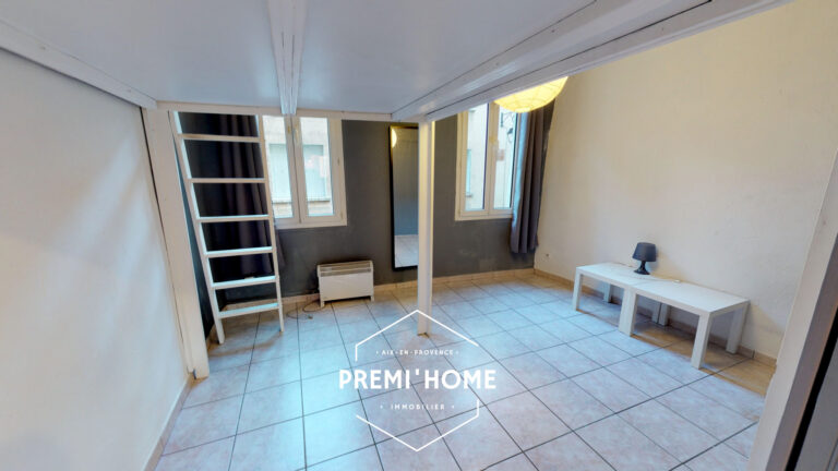 * GRAND T1 * PLACE DES TANNEURS  * - Premi'home Agence immobilière Aix En Provence