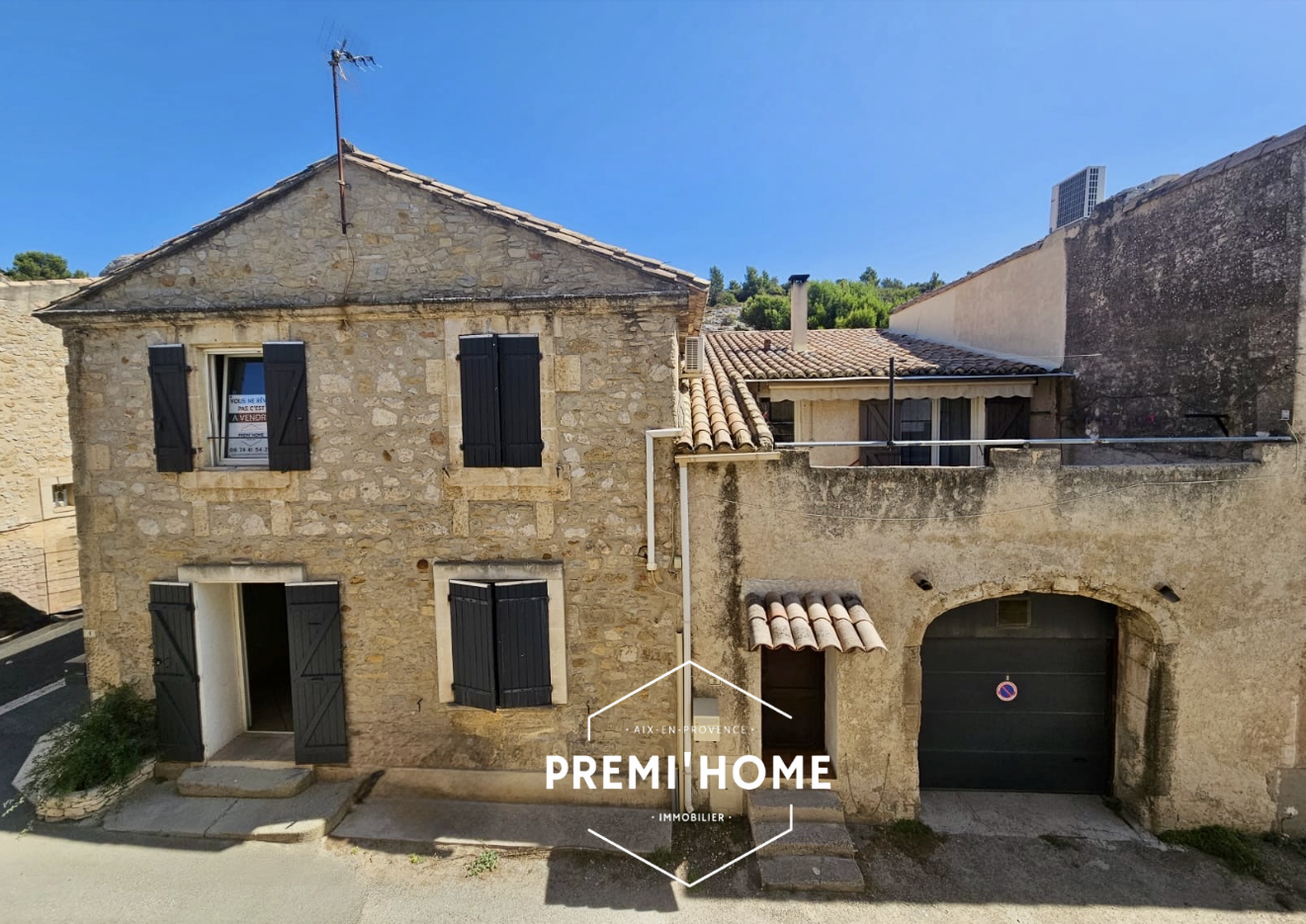 A VENDRE MAISON T4 + T2 AVEC TERRASSE & GARAGE A AUREILLE - Premi'home Agence immobilière Aix En Provence
