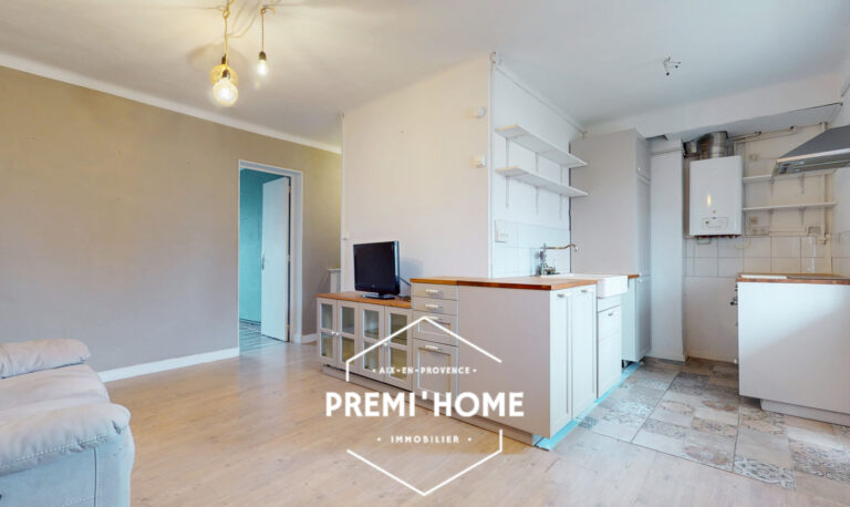 T3 A RAFRAICHIR DENIER ETAGE - Premi'home Agence immobilière Aix En Provence