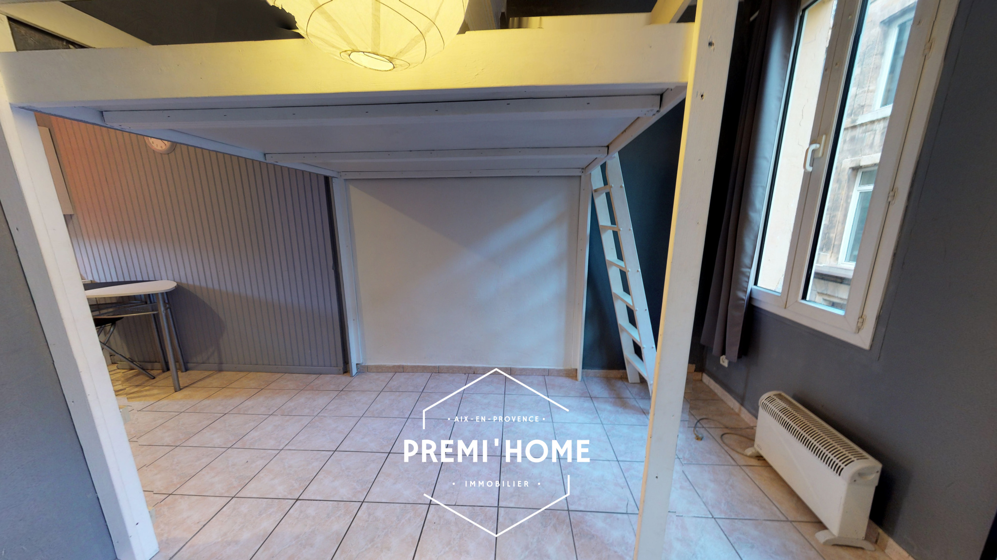 * GRAND T1 * PLACE DES TANNEURS  * - Premi'home Agence immobilière Aix En Provence