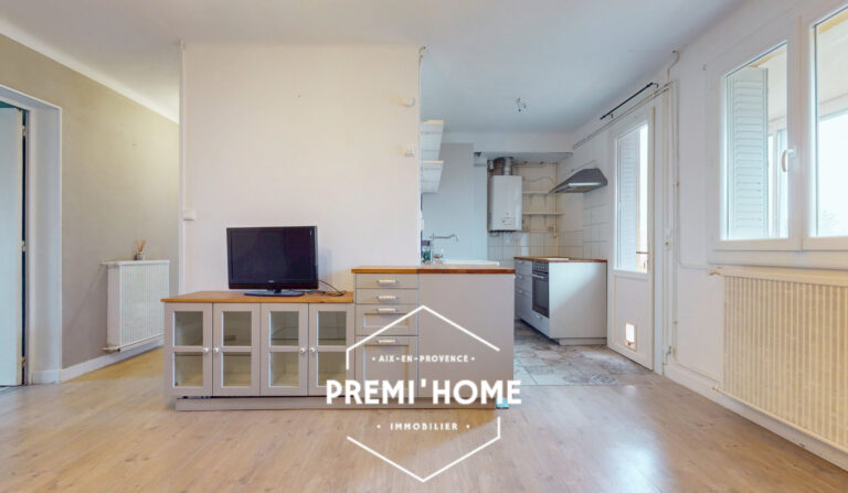 T3 A RAFRAICHIR DENIER ETAGE - Premi'home Agence immobilière Aix En Provence